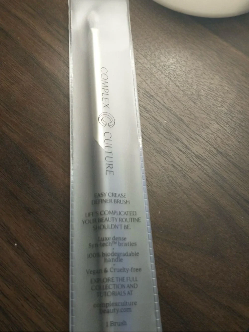 Complex Culture Eyeshadow Brush - Easy Crease Definer - Vegan NEW